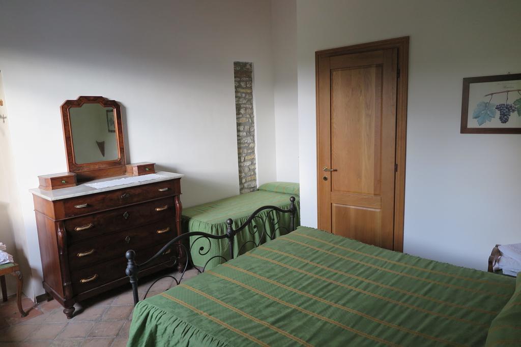 Agriturismo Rupestr Canelli Habitación foto